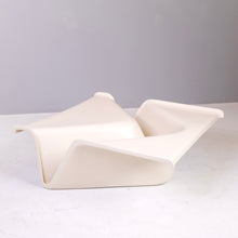 Lade das Bild in den Galerie-Viewer, fiarm space age coffee table by Franca Stagi & Cesare Leonardi