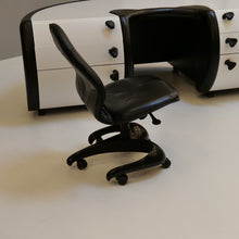 Lade das Bild in den Galerie-Viewer, Luigi Colani - space age desk - Futuro
