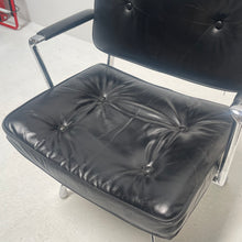 Lade das Bild in den Galerie-Viewer, eames intermediate chair es 102 - Herman Miller
