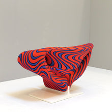 Lade das Bild in den Galerie-Viewer, Ribbon Chair F582 by Pierre Paulin &amp; Jack Lenor Larsen fabrics for Artifort
